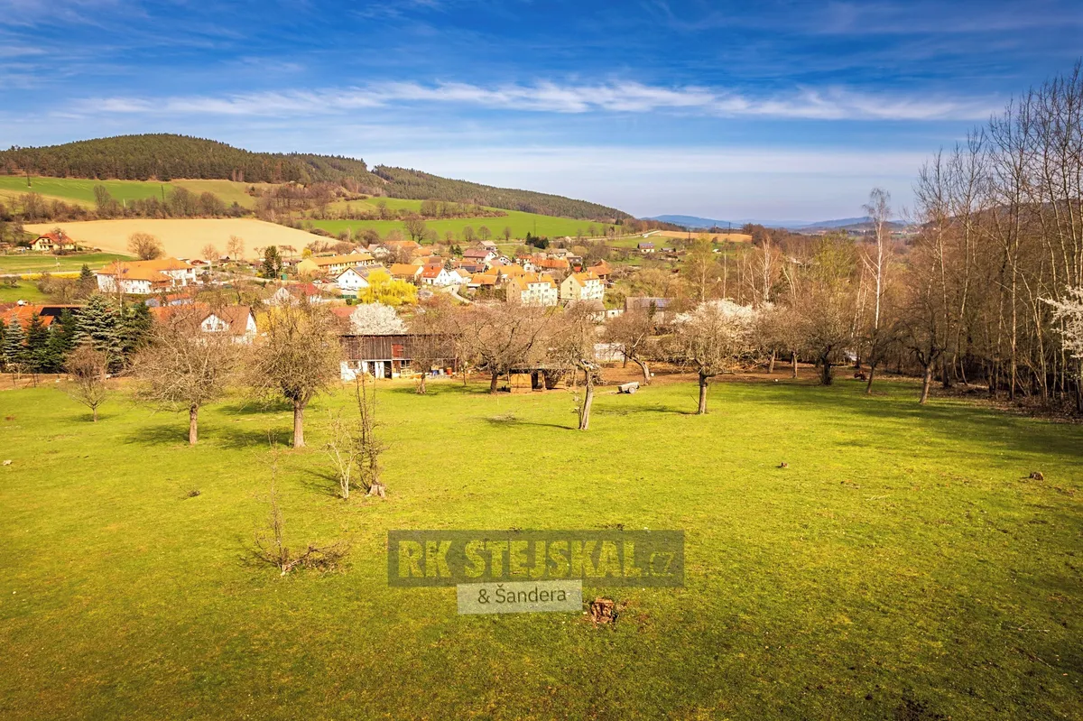 Prodej stavebního pozemku 2131 m²
